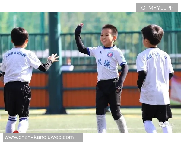 推动足球政策创新发展助力全民健身与青少年成长的战略思考